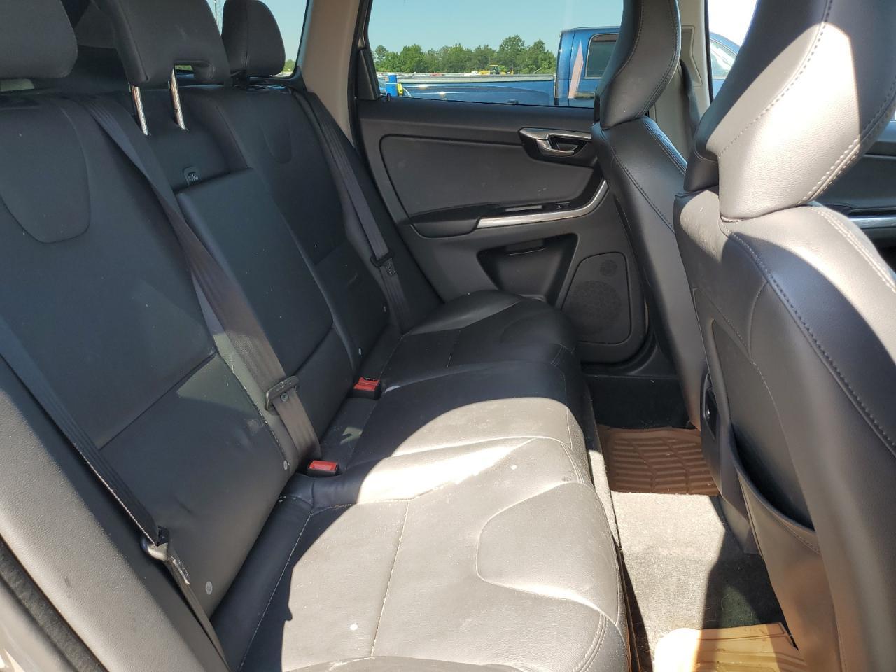 2015 VOLVO XC60