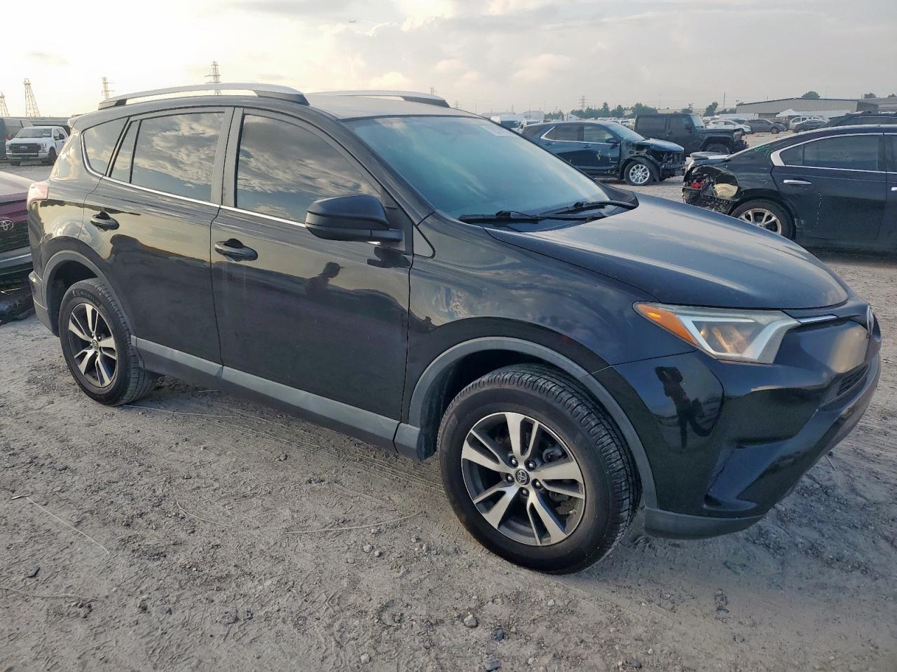 2016 TOYOTA RAV4
