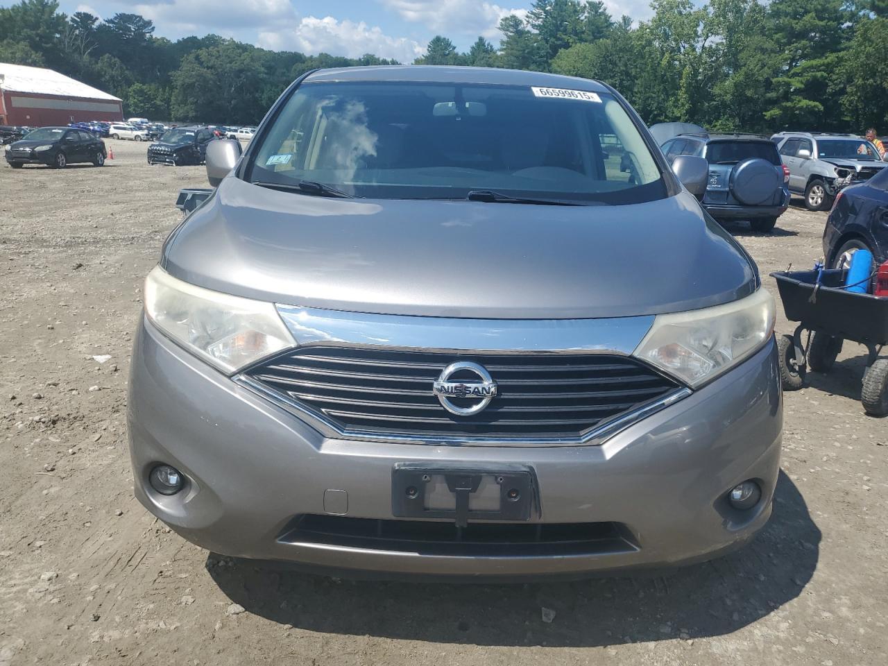 2013 NISSAN Quest
