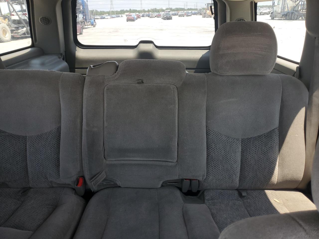 2004 CHEVROLET Tahoe