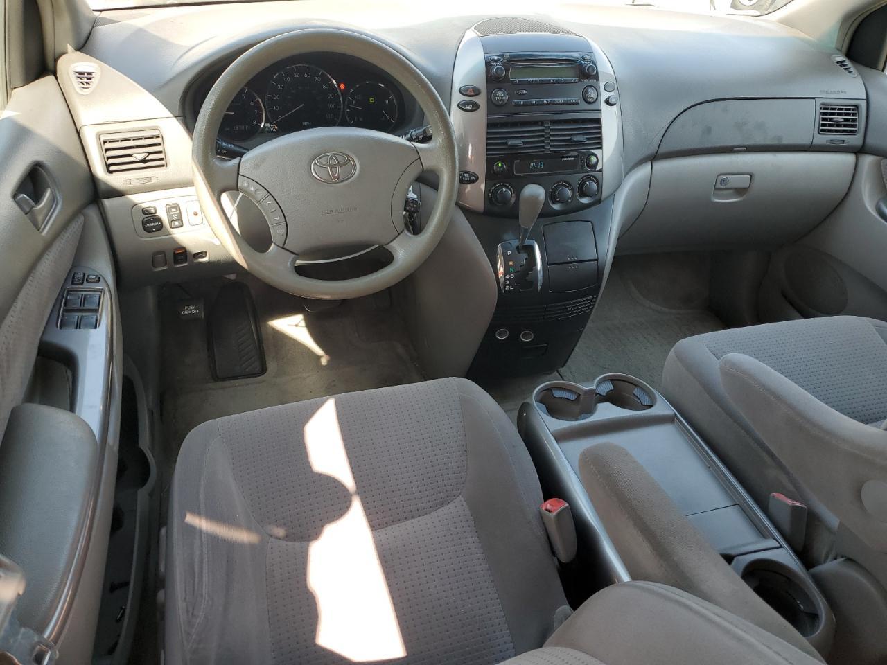 2006 TOYOTA SIENNA