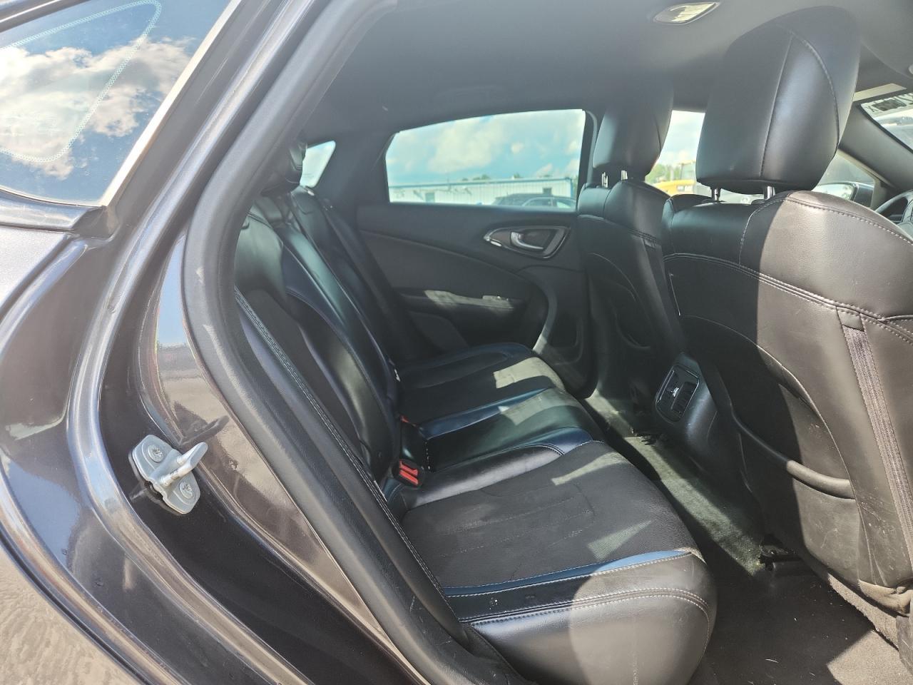 2015 CHRYSLER 200