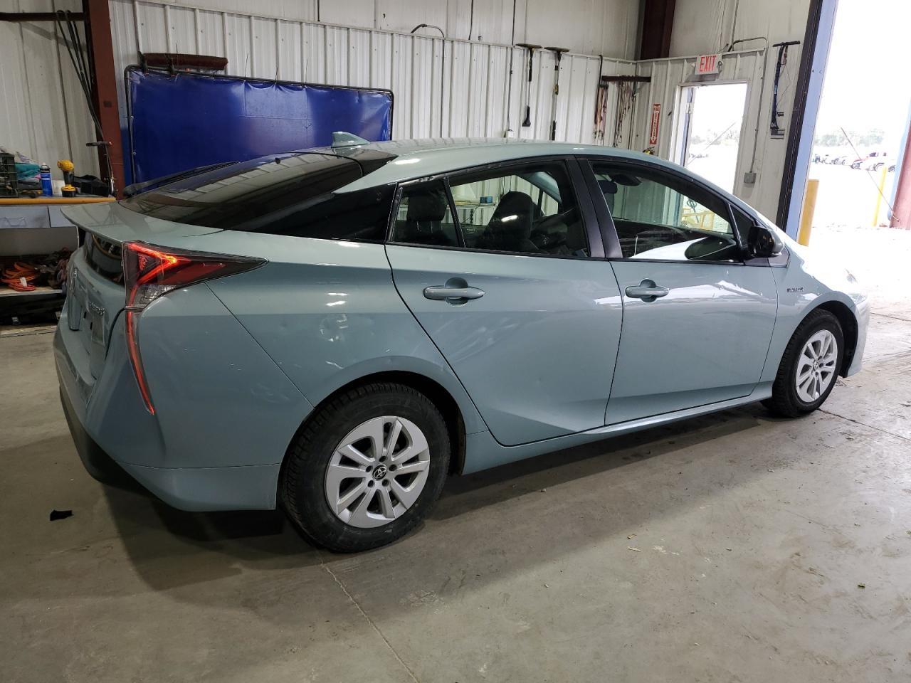 2017 TOYOTA PRIUS