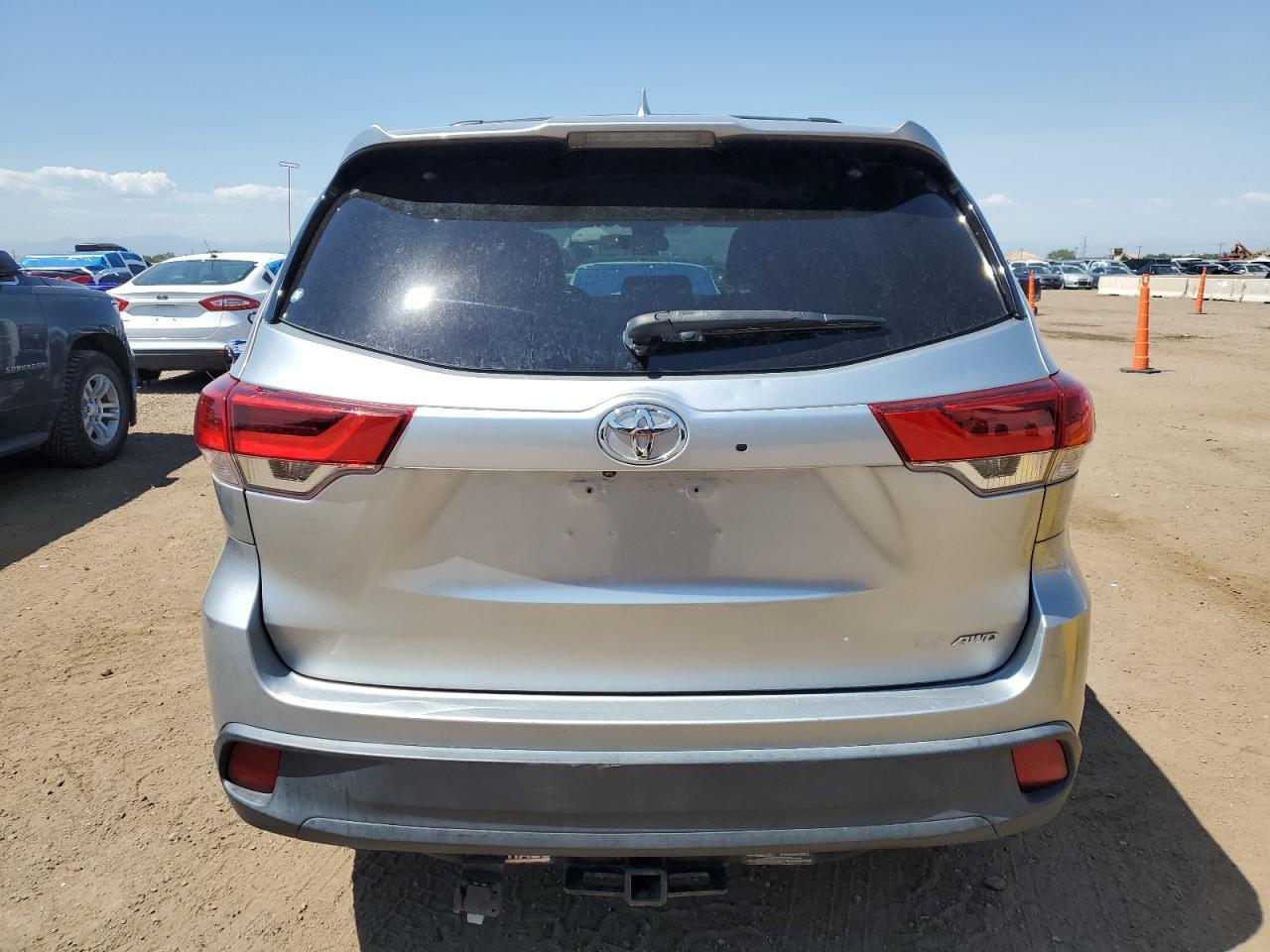 2017 TOYOTA HIGHLANDER
