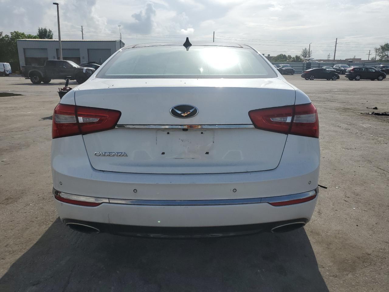 2014 KIA Cadenza