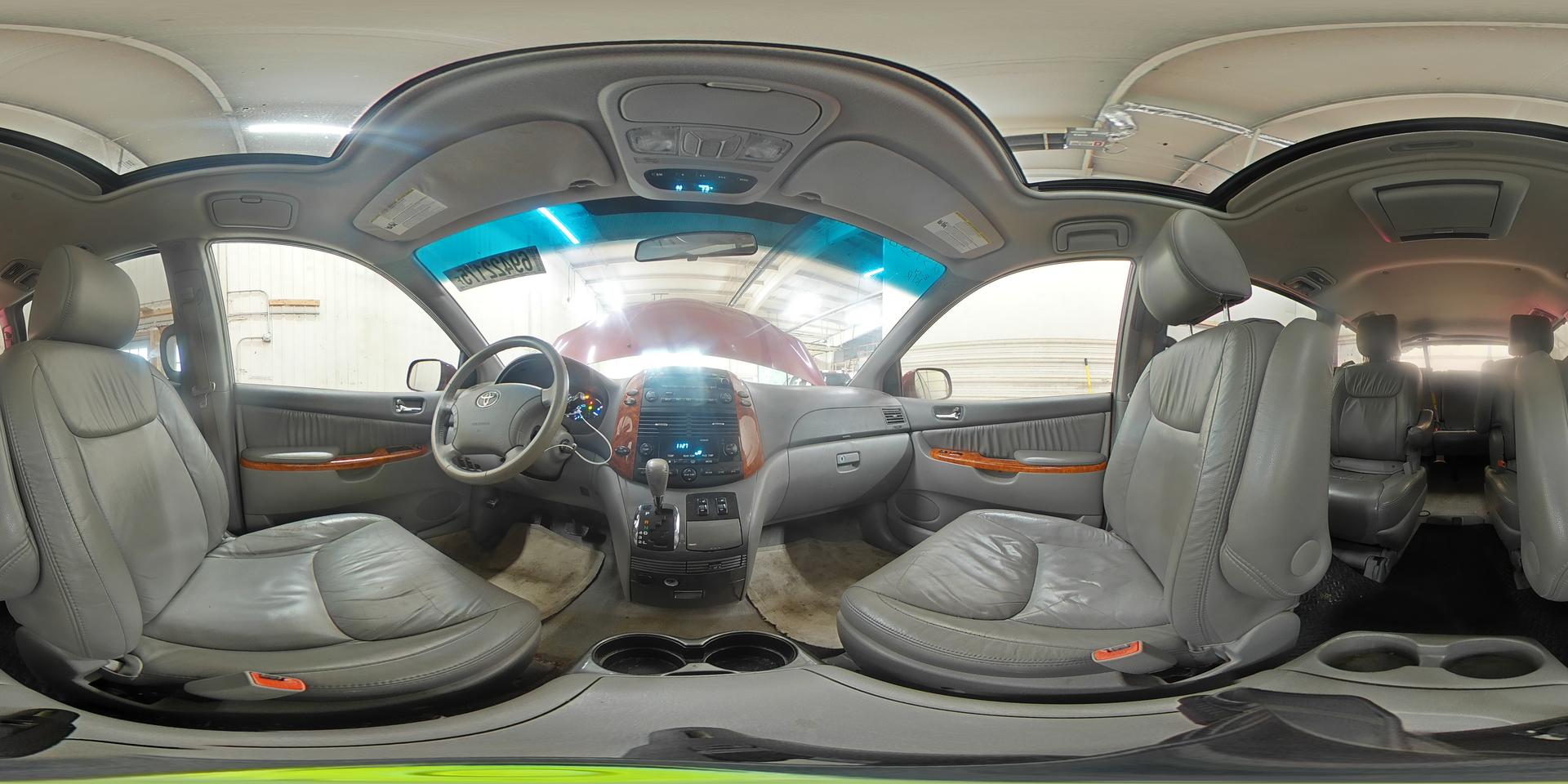 2010 TOYOTA SIENNA