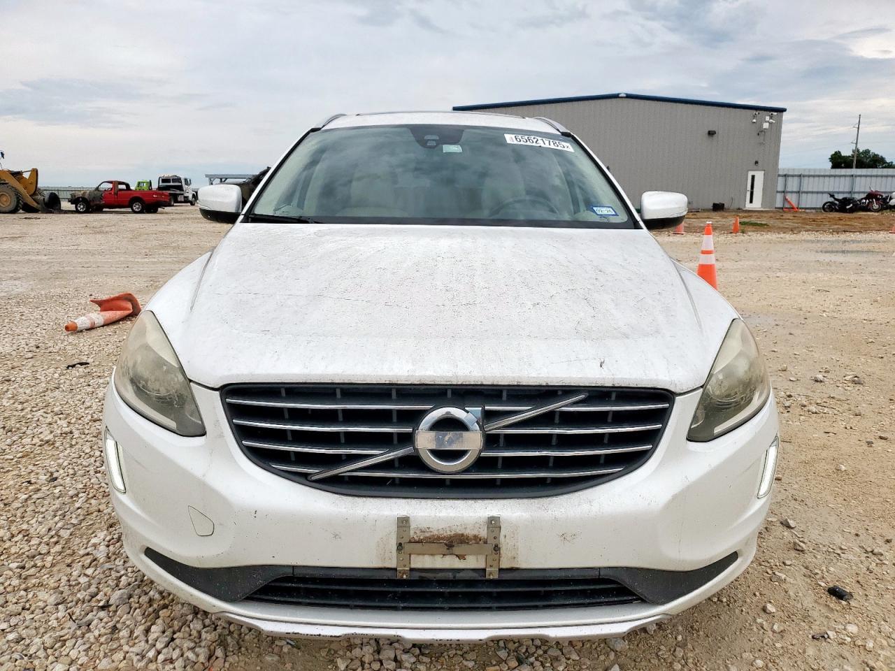 2015 VOLVO XC60