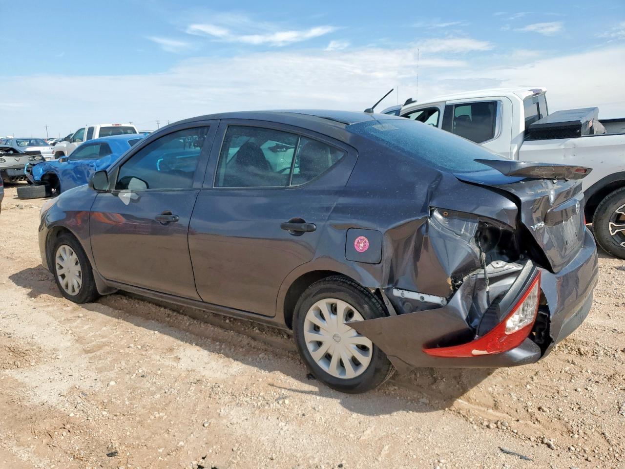 2015 NISSAN VERSA