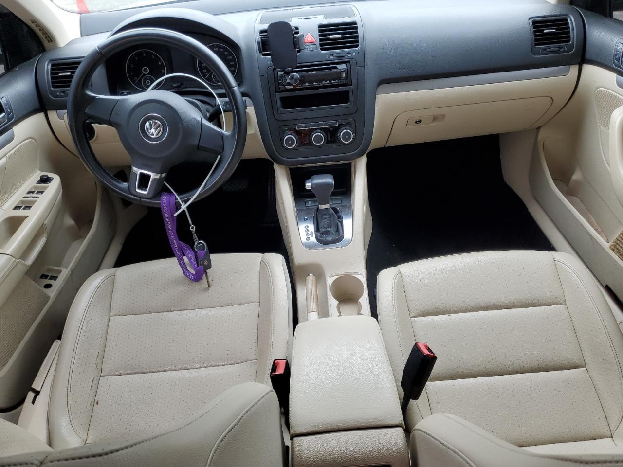 2010 VOLKSWAGEN JETTA