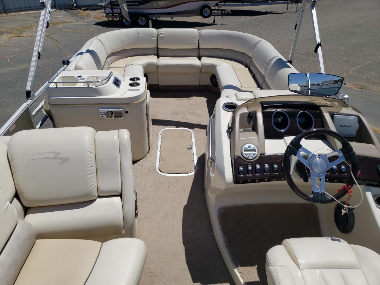 2013 Bennington Marine Boat