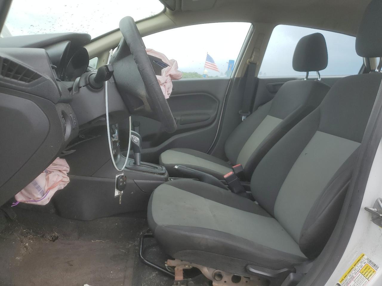 2016 FORD Fiesta