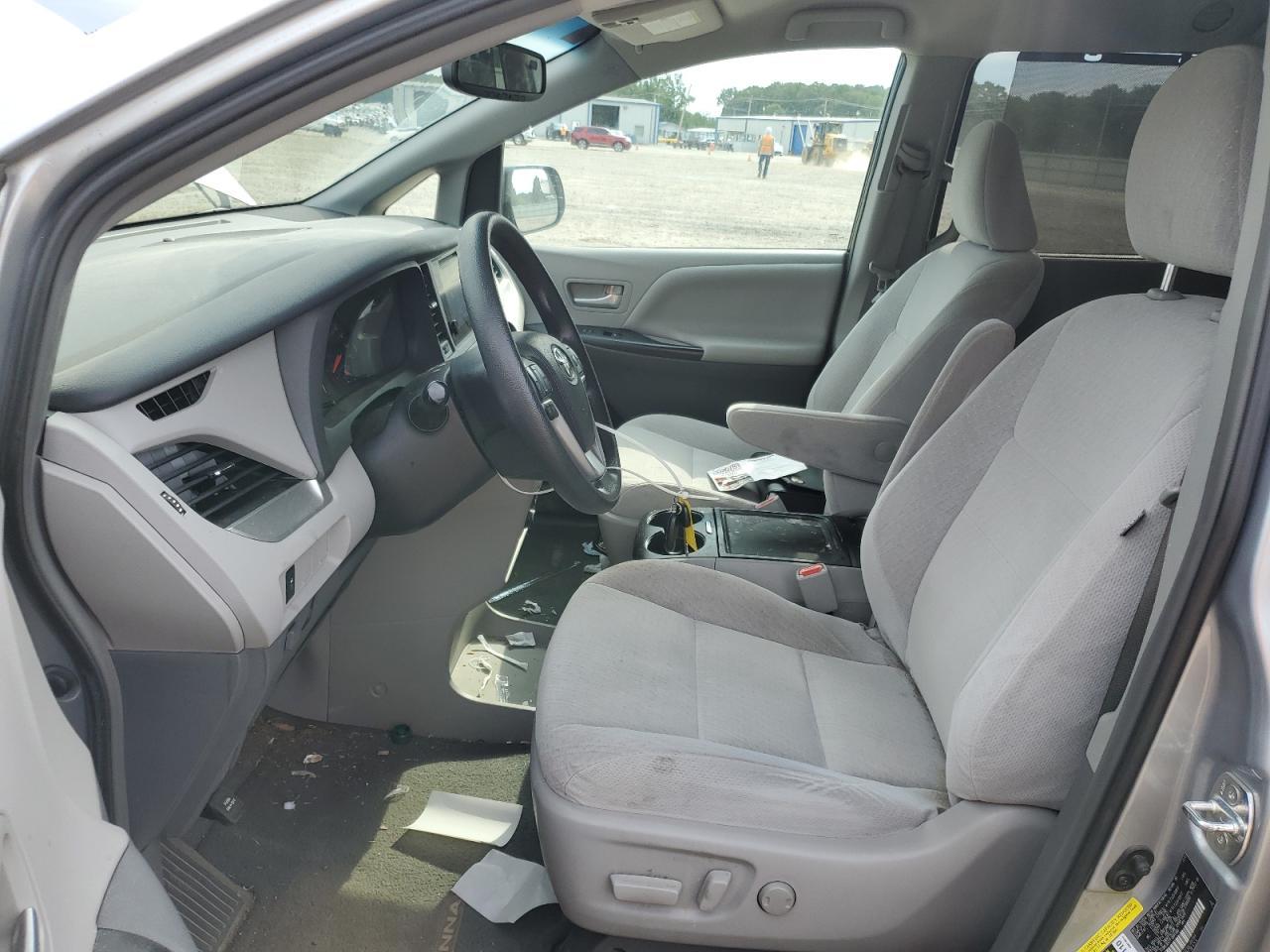 2015 TOYOTA SIENNA