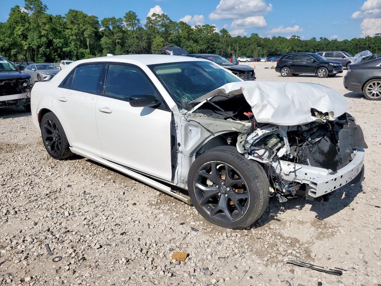 2022 CHRYSLER 300