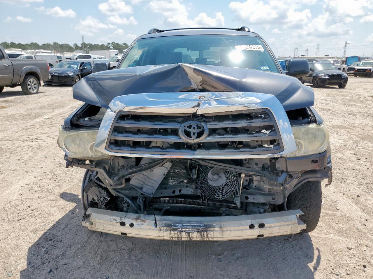 2016 TOYOTA Sequoia