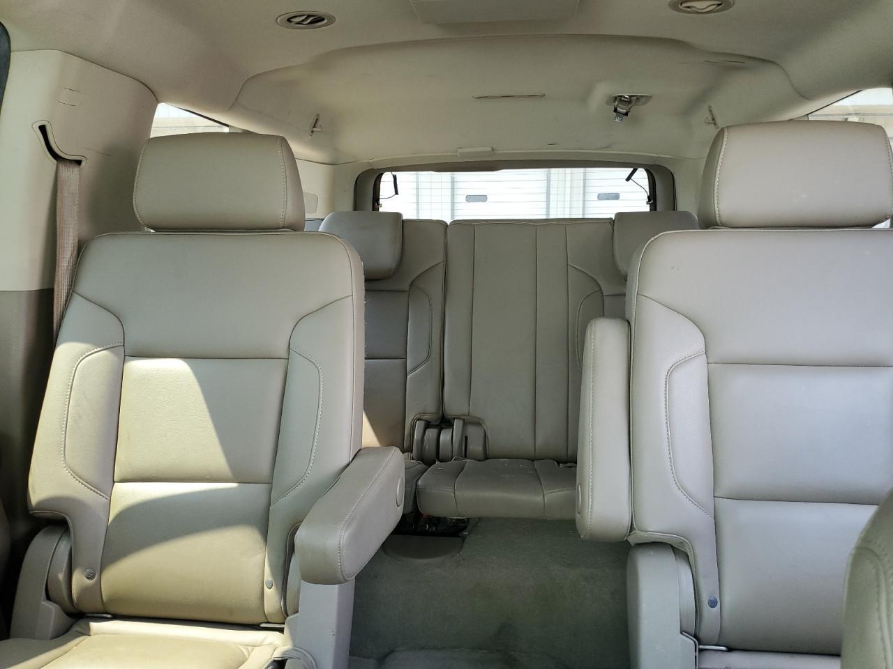2016 CHEVROLET Suburban