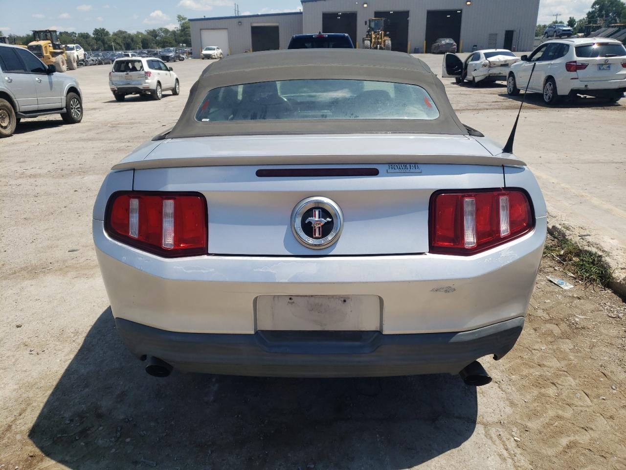 2011 FORD MUSTANG