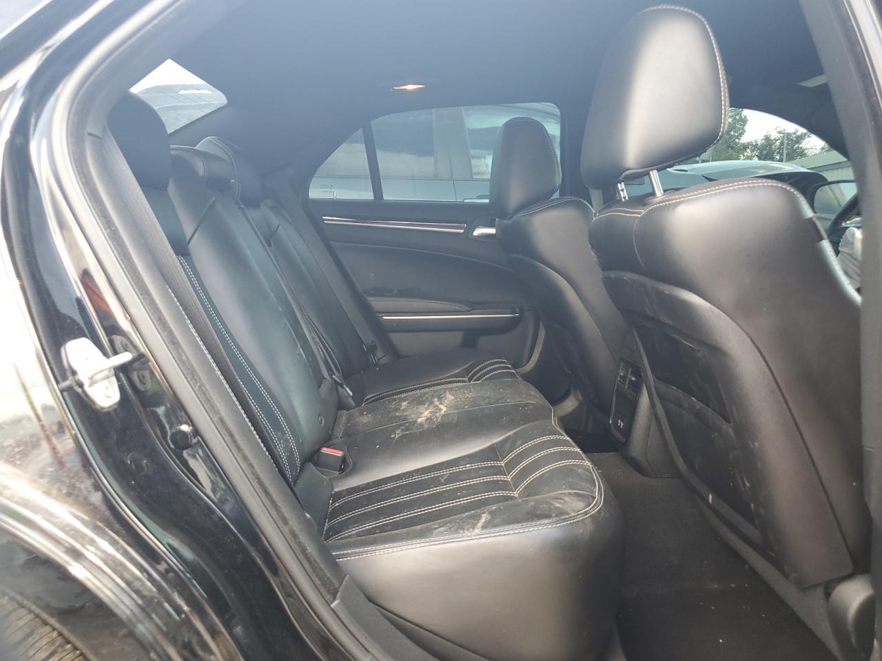 2019 CHRYSLER 300
