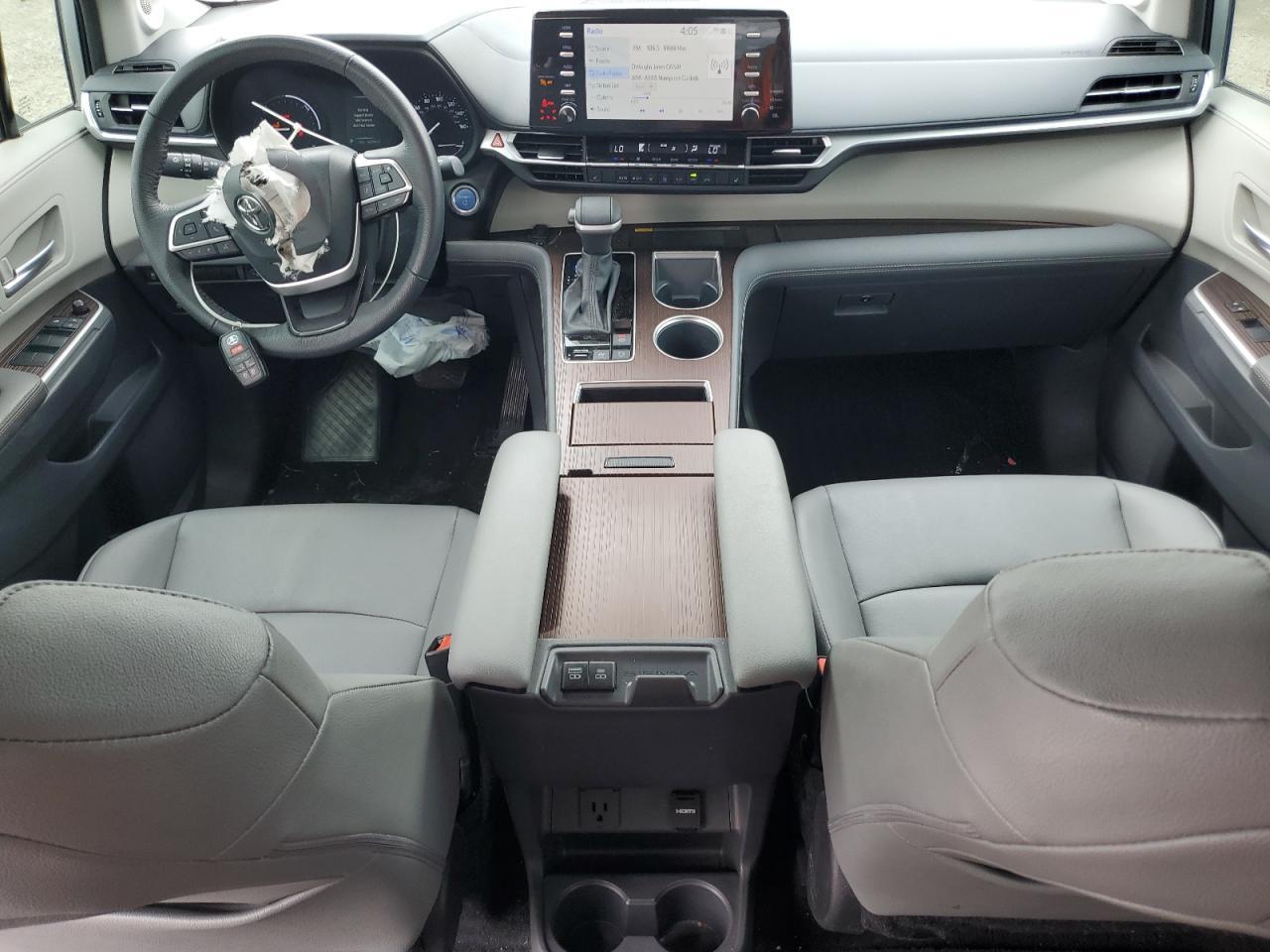 2023 TOYOTA SIENNA