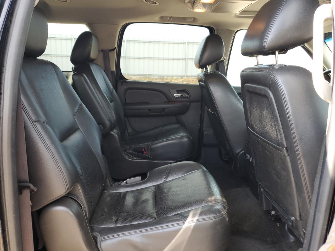2014 CHEVROLET Suburban