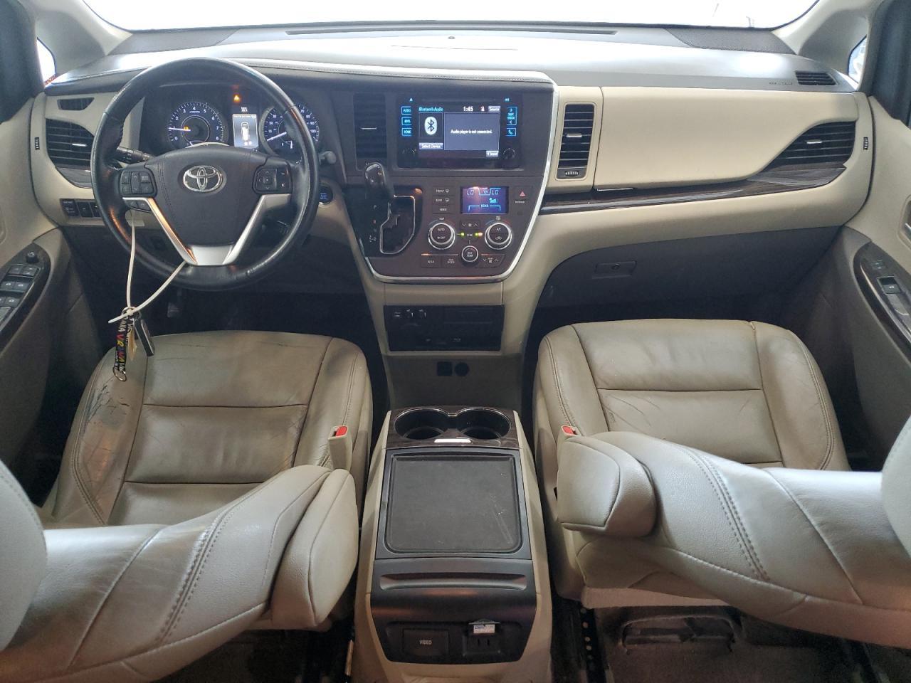 2016 TOYOTA SIENNA