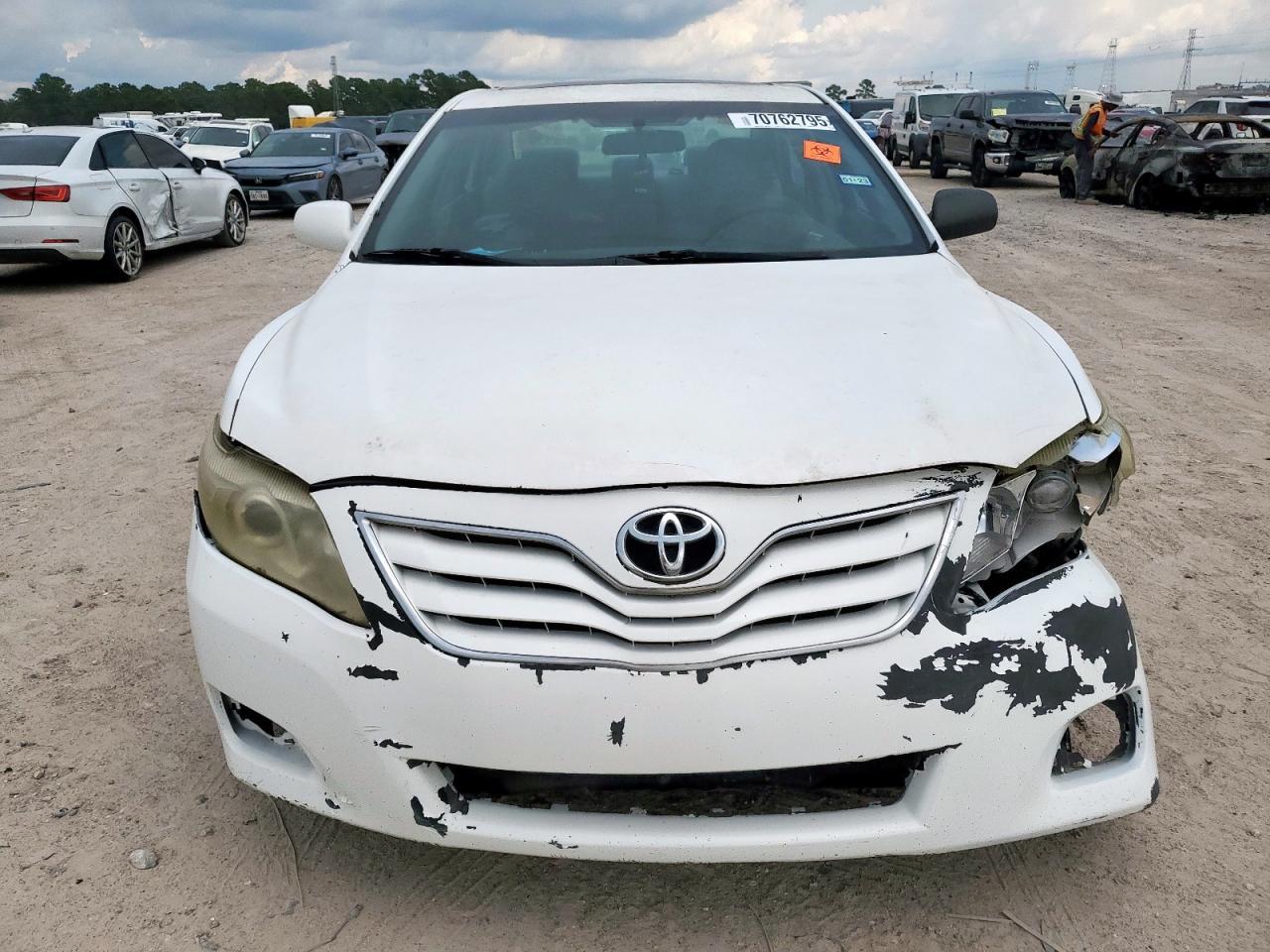 2011 TOYOTA CAMRY