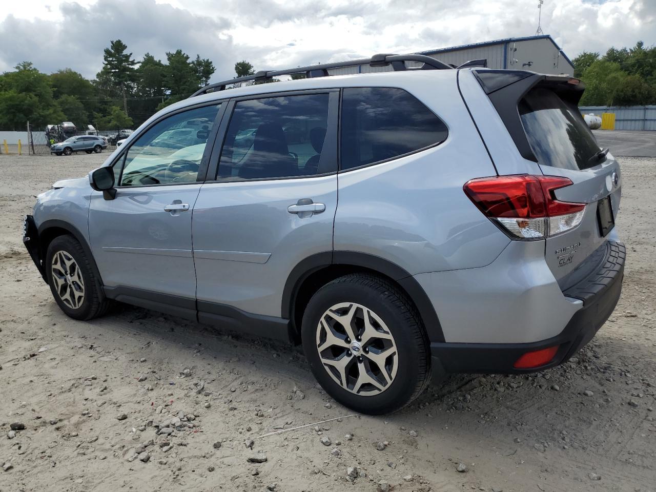 2024 SUBARU FORESTER