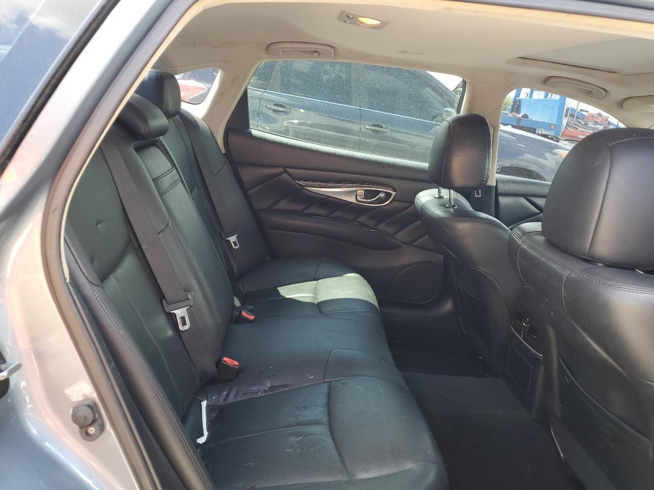 2016 INFINITI Q70
