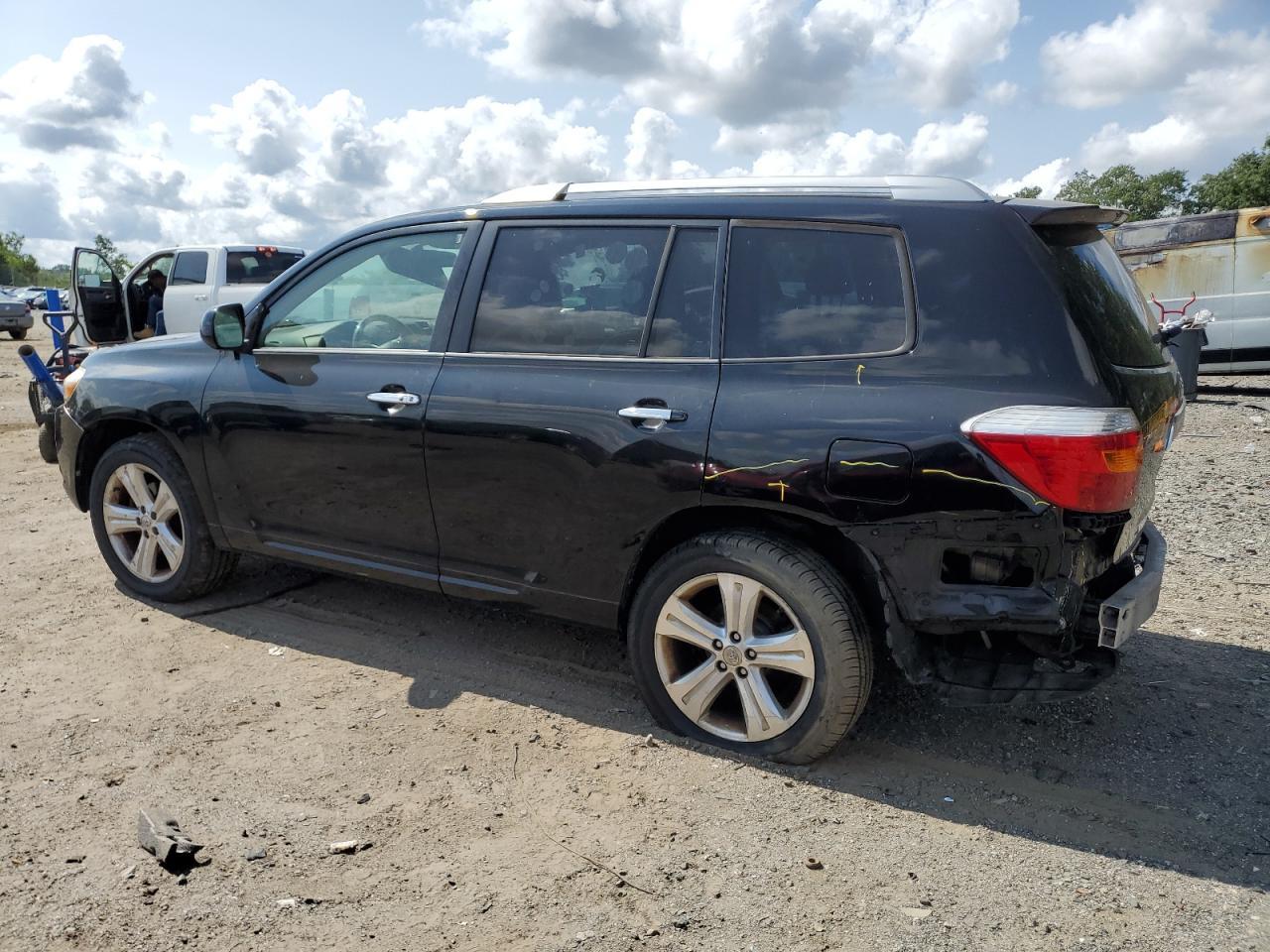 2010 TOYOTA HIGHLANDER