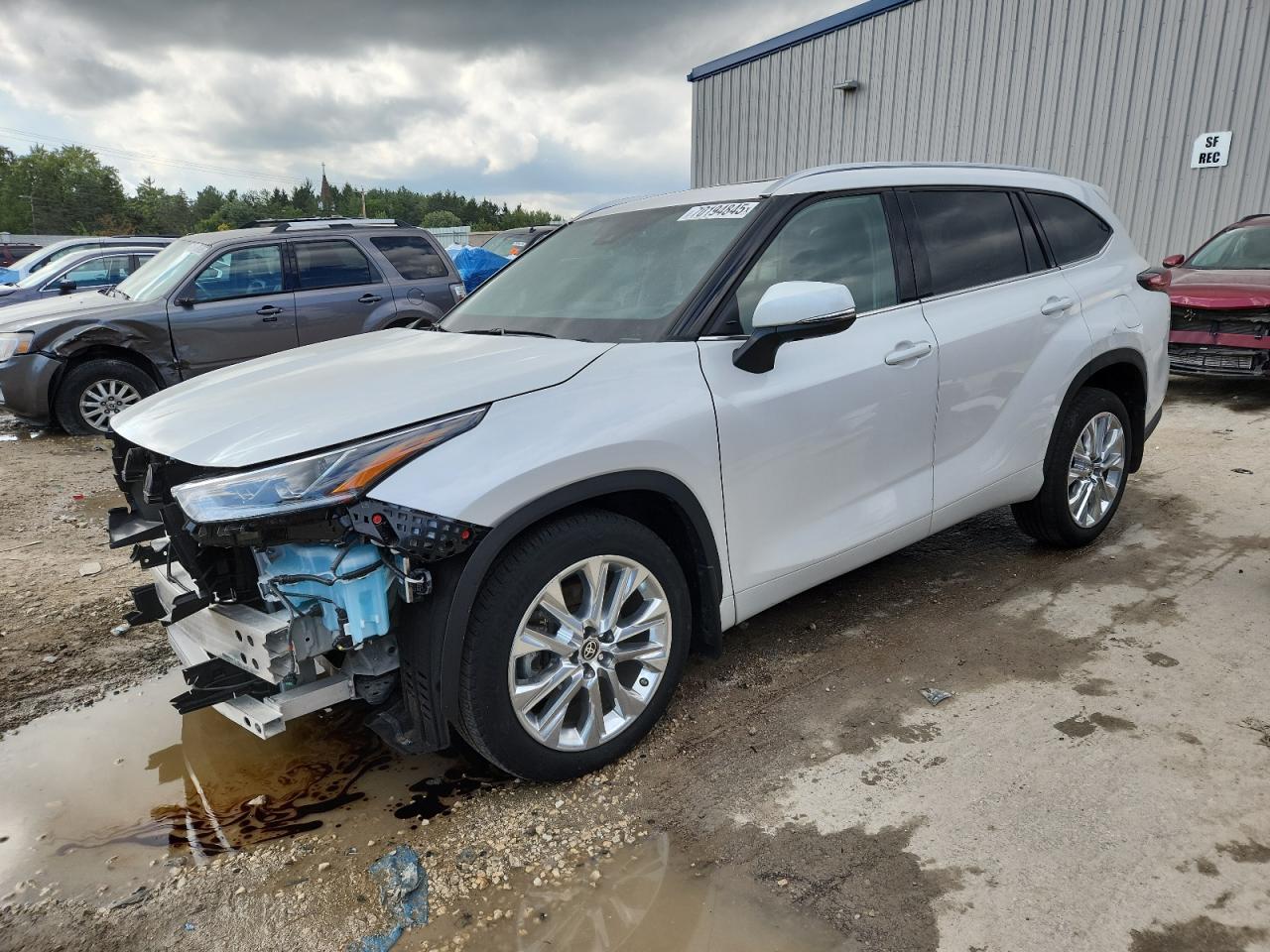 2024 TOYOTA HIGHLANDER