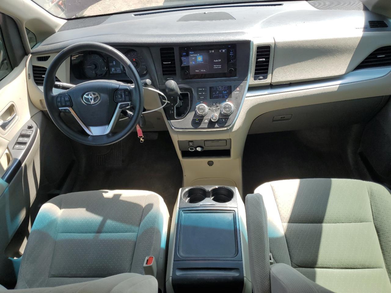2017 TOYOTA SIENNA