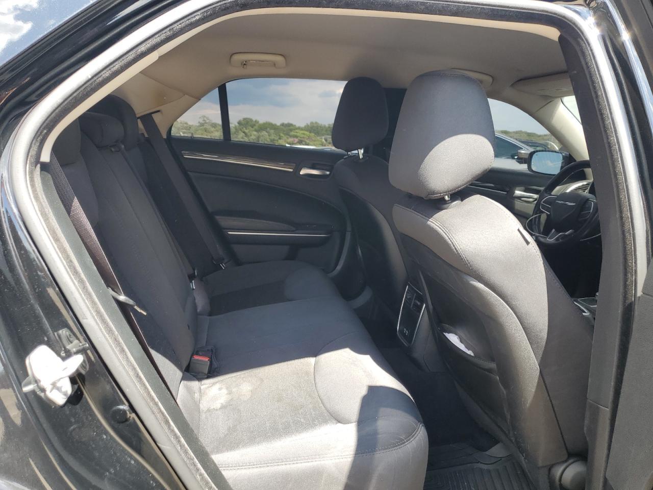 2019 CHRYSLER 300