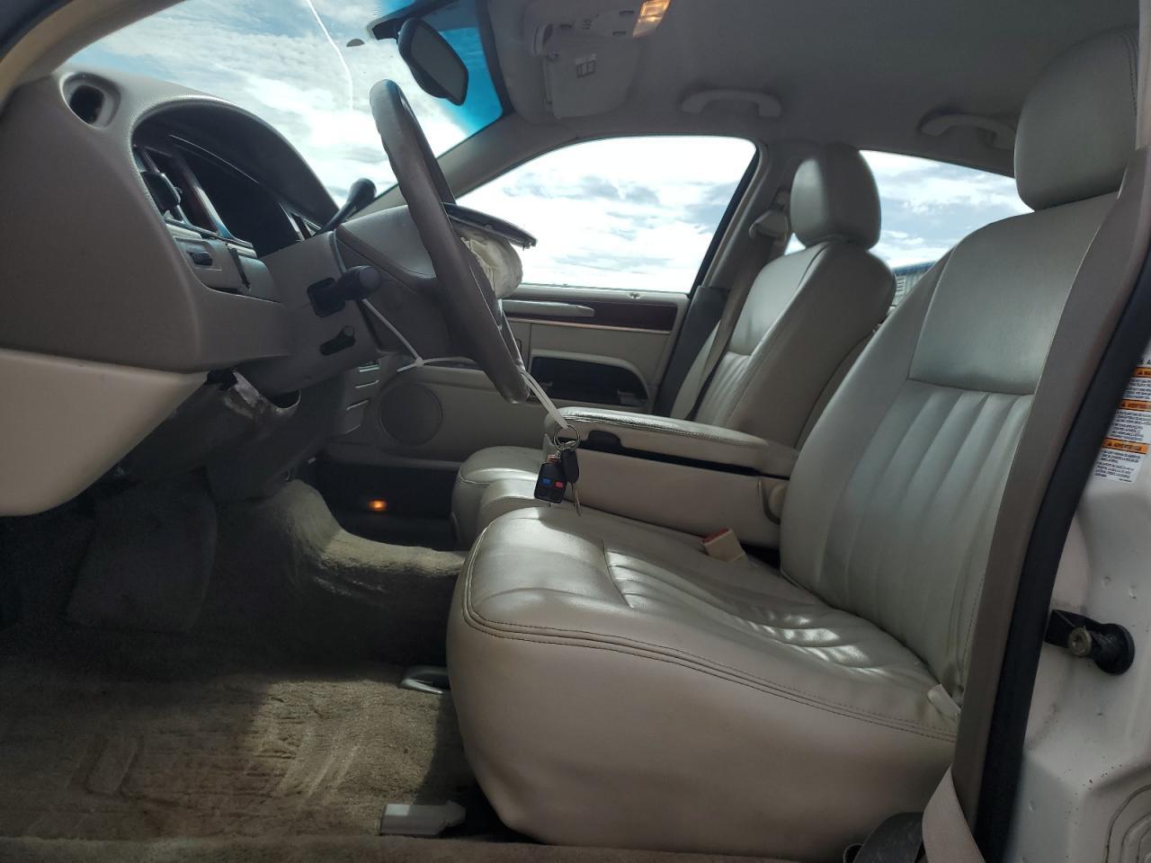 2003 LINCOLN Town Car