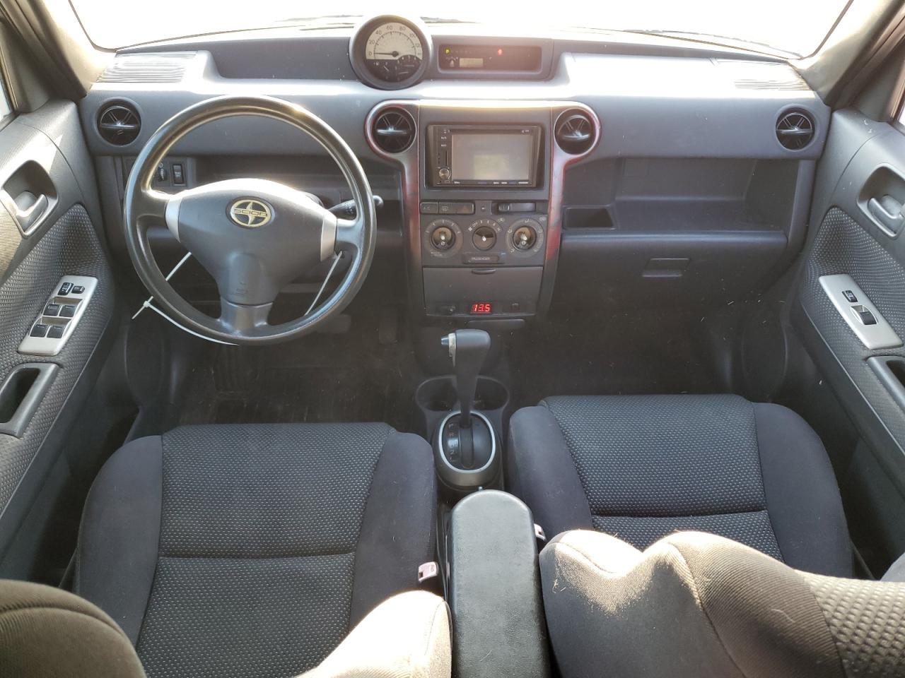 2005 TOYOTA SCION