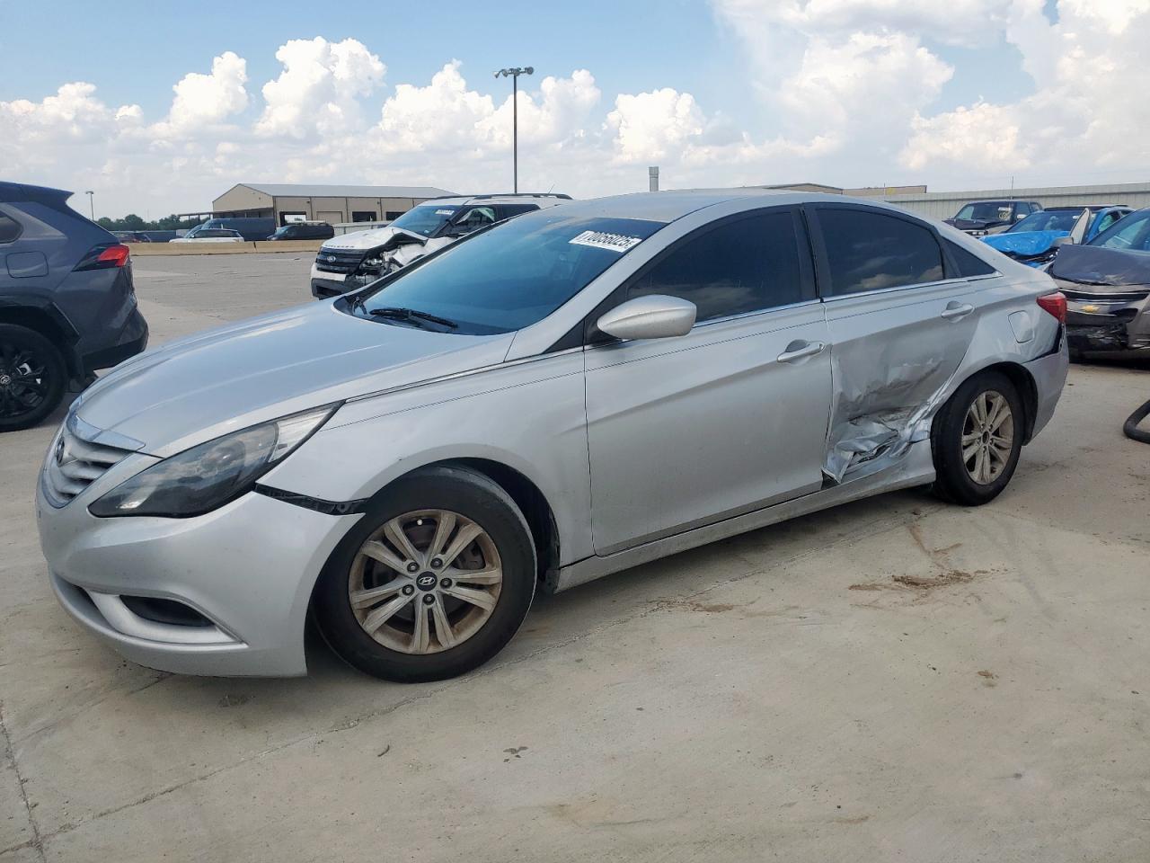 2011 HYUNDAI SONATA