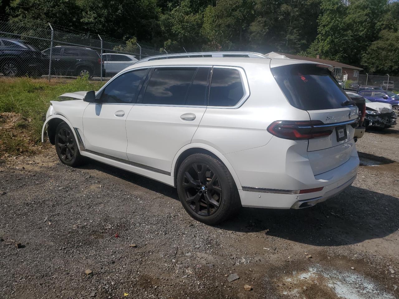 2023 BMW X7