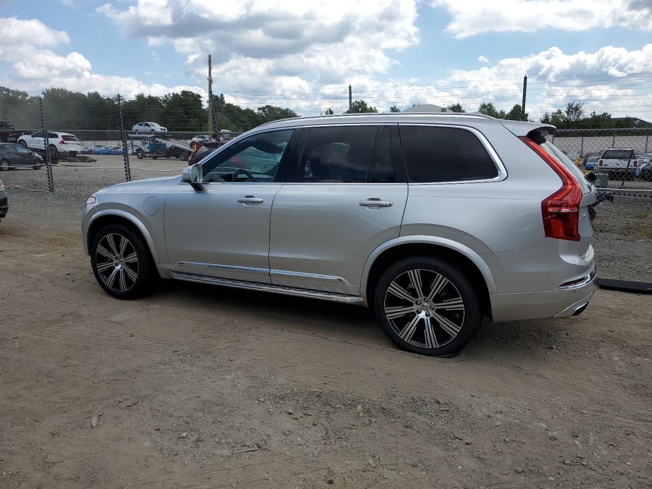 2020 VOLVO XC90