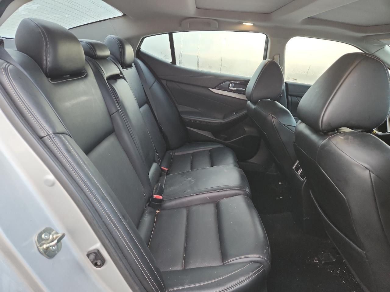 2017 NISSAN Maxima
