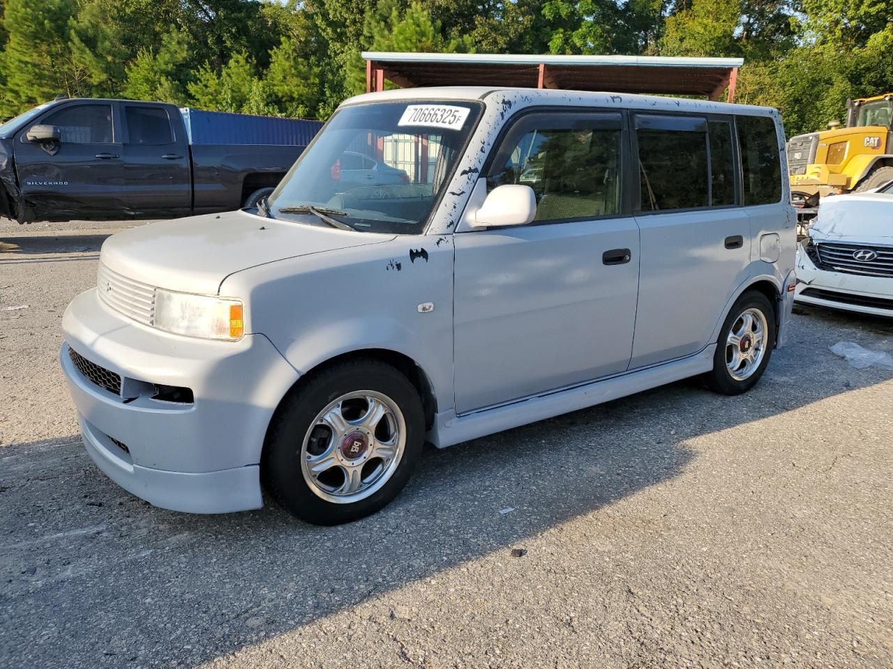 2005 TOYOTA SCION