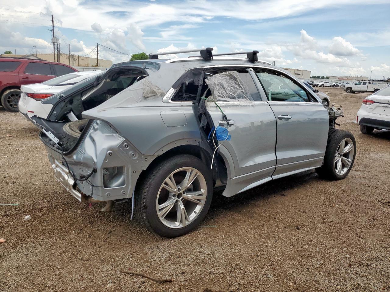 2023 AUDI Q8