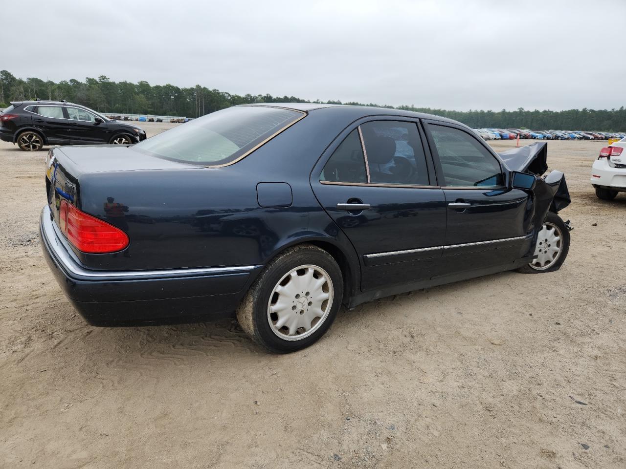 1996 MERCEDES-BENZ E-Class