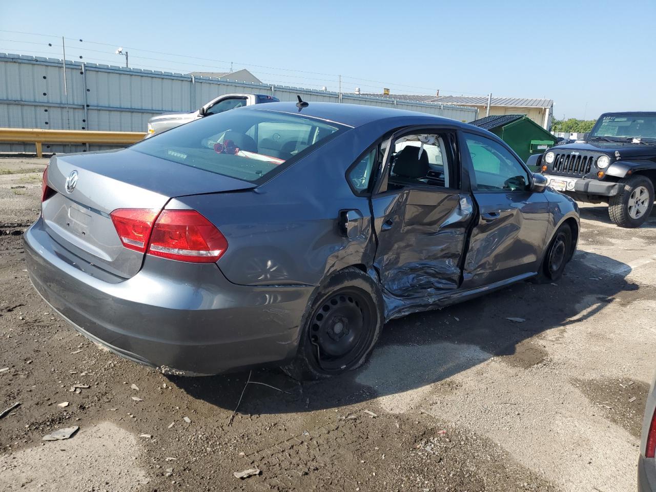 2014 VOLKSWAGEN Passat