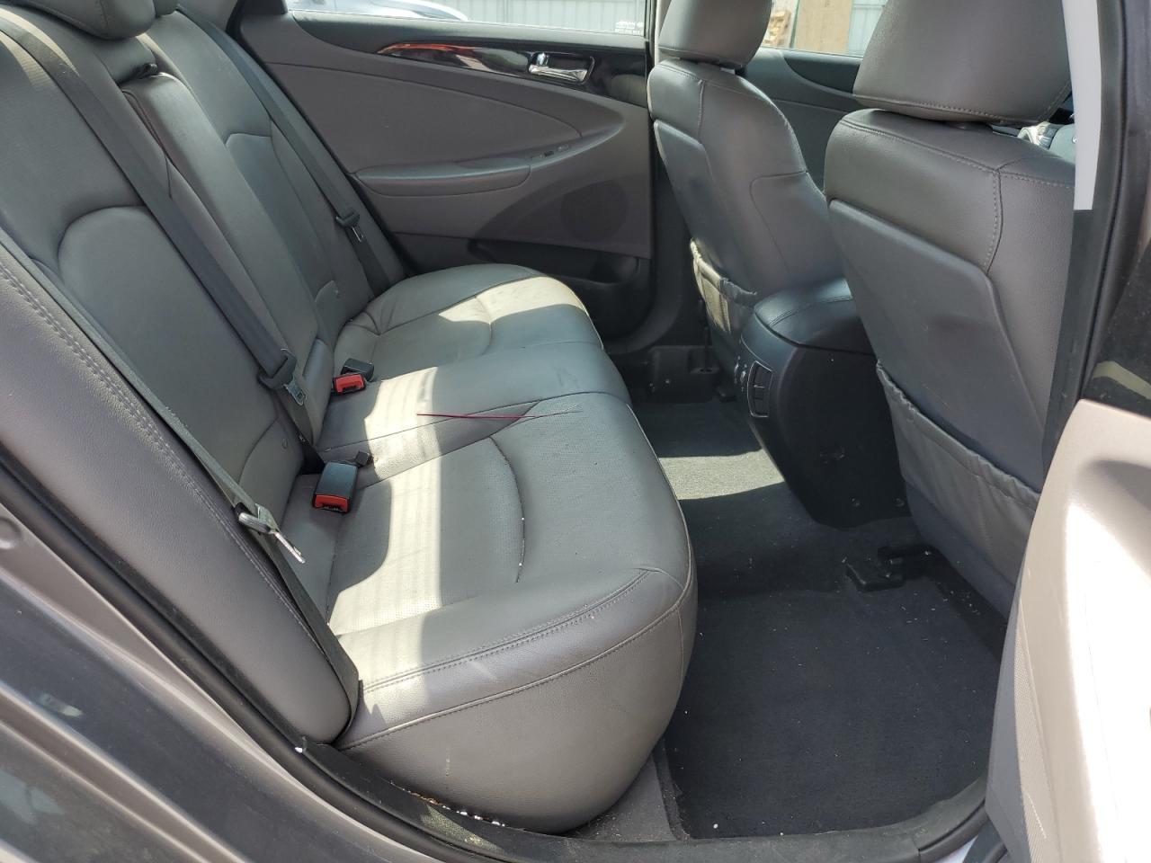 2011 HYUNDAI SONATA