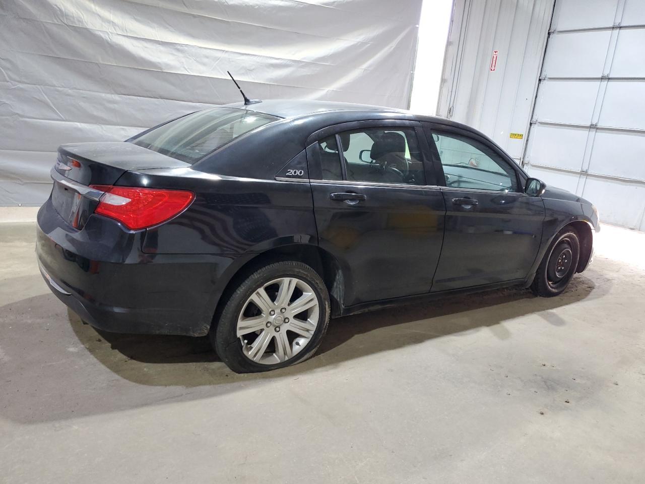 2013 CHRYSLER 200