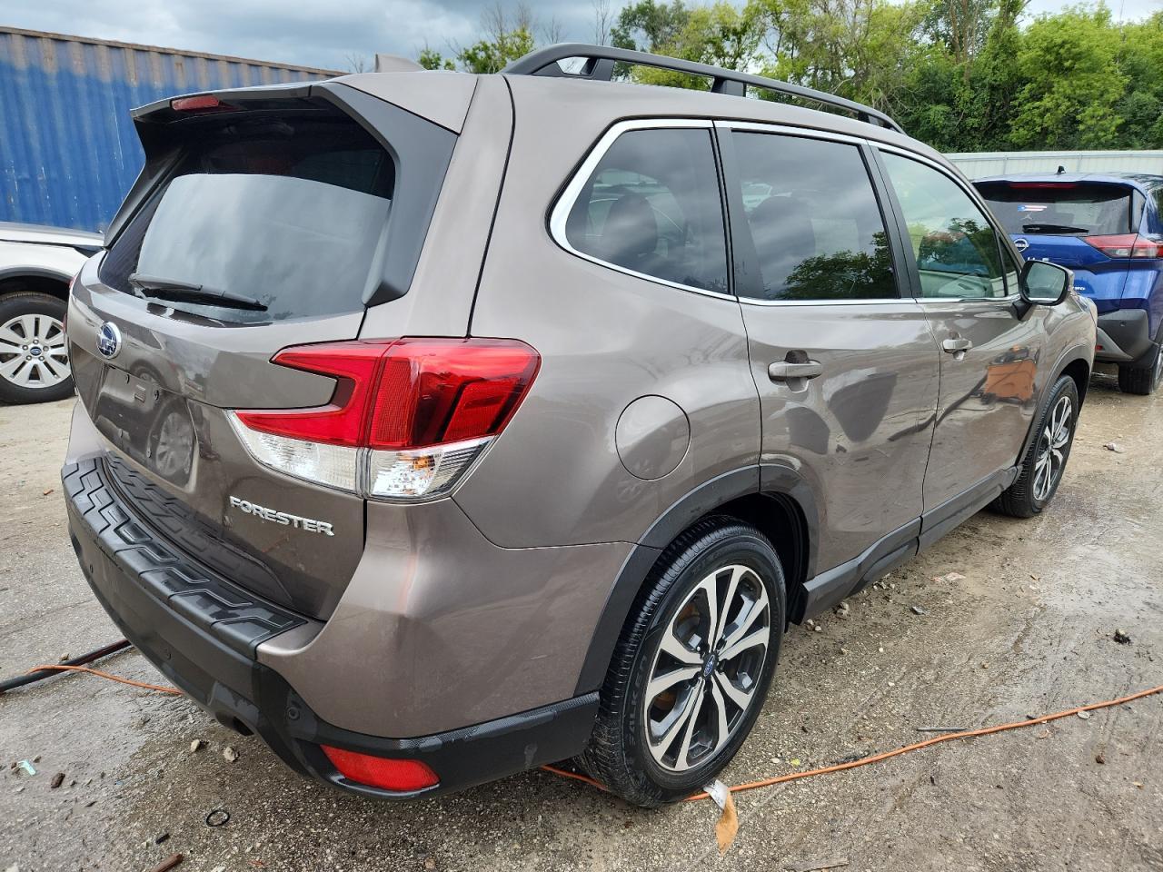 2022 SUBARU FORESTER
