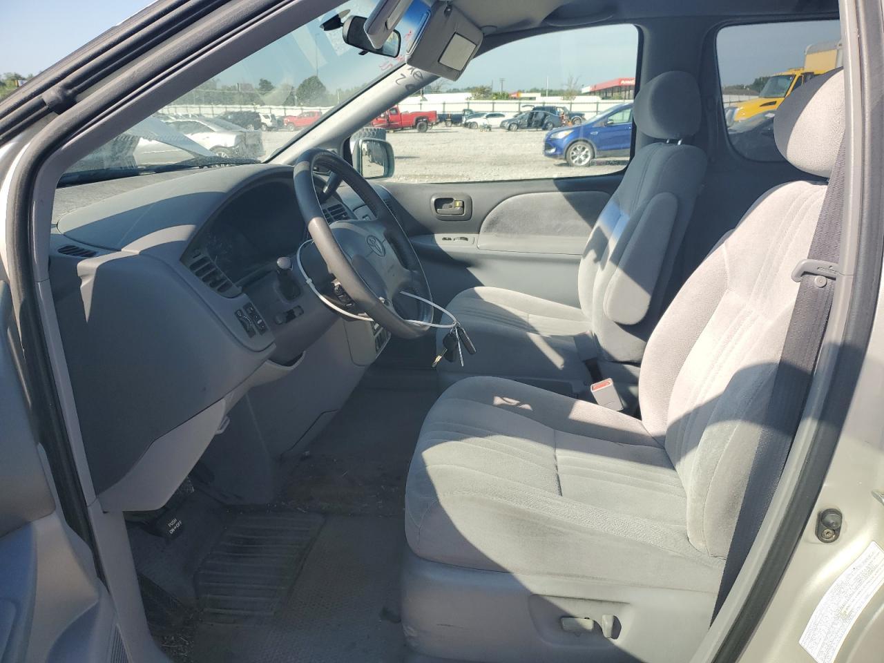 2003 TOYOTA SIENNA