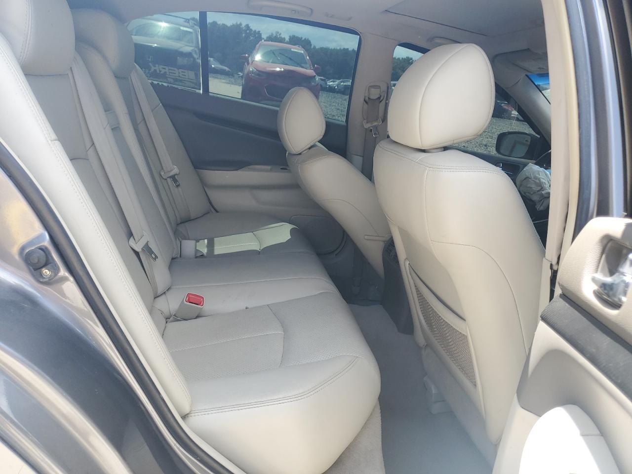 2015 INFINITI Q40