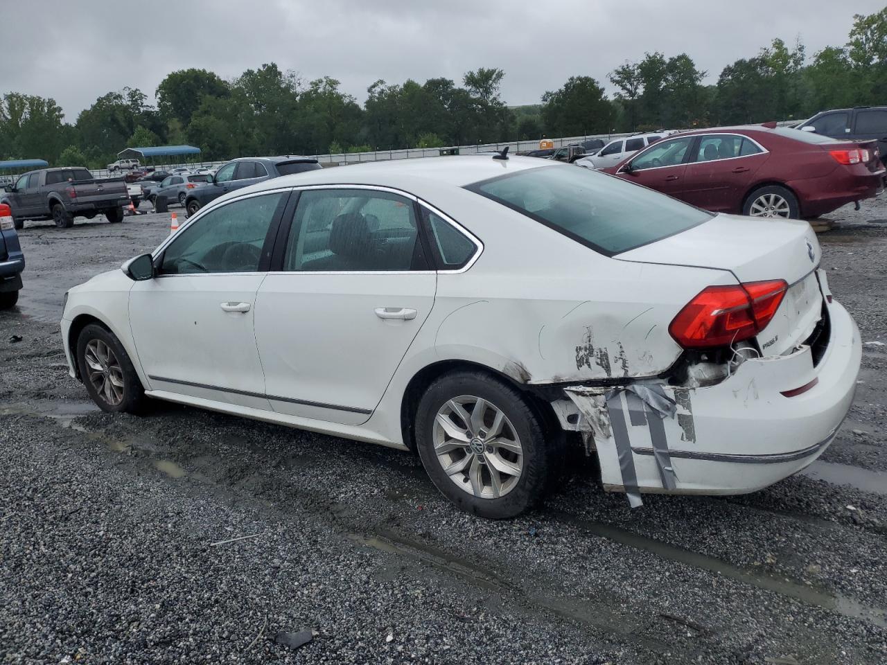 2016 VOLKSWAGEN Passat