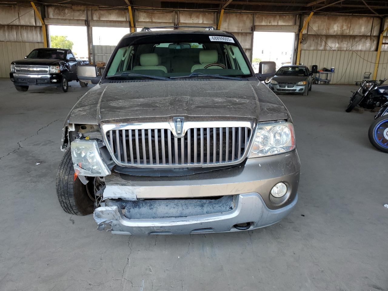 2004 LINCOLN Navigator