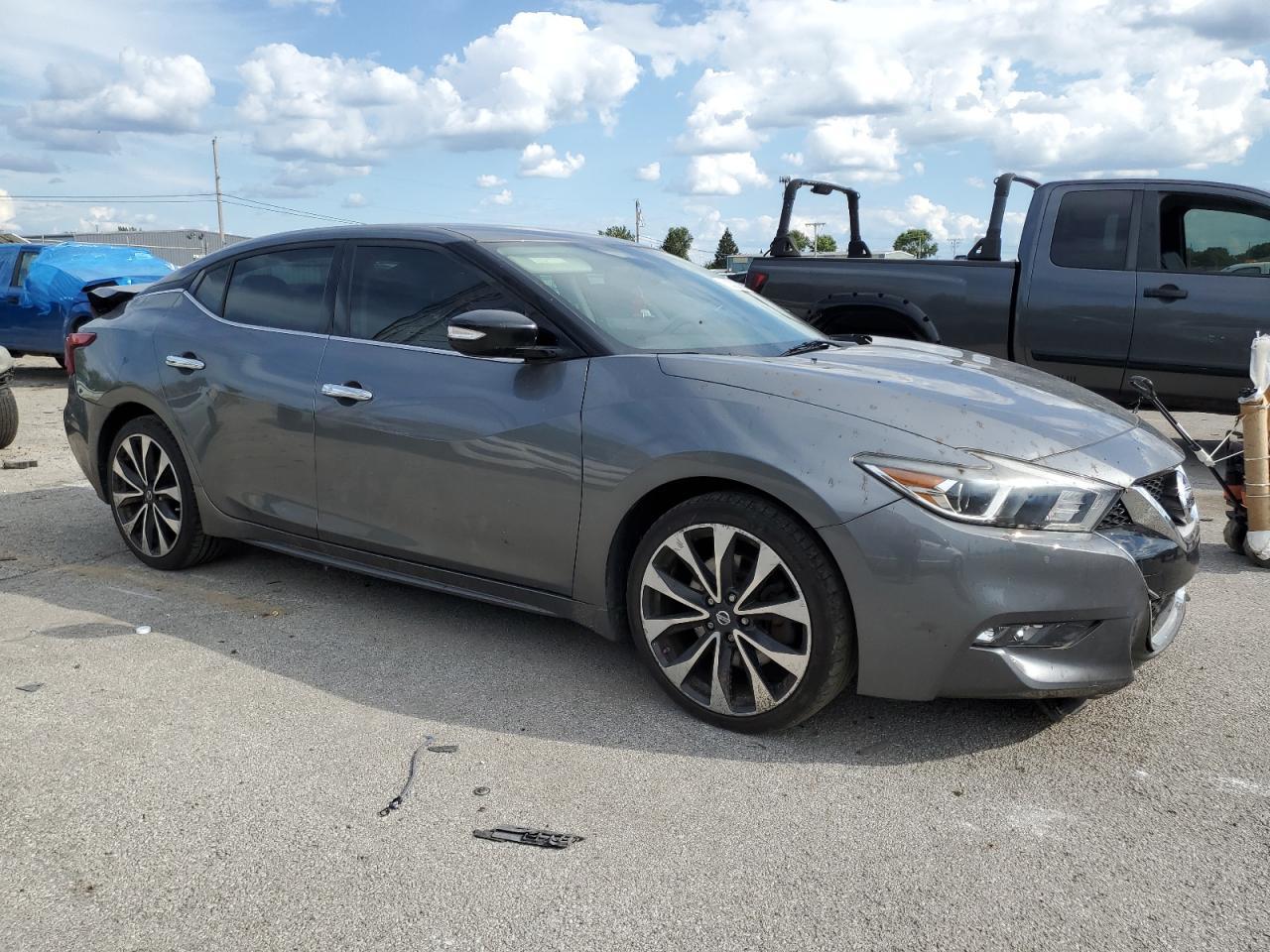 2016 NISSAN Maxima