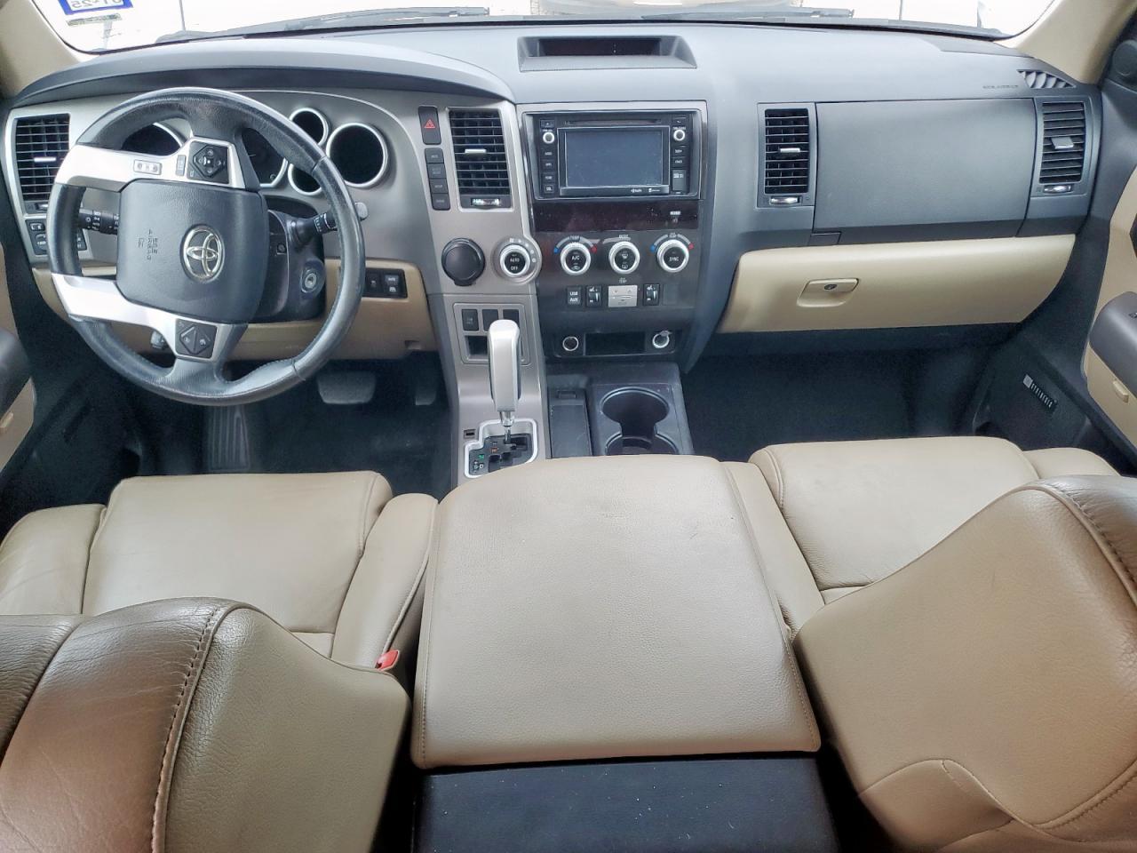 2015 TOYOTA Sequoia